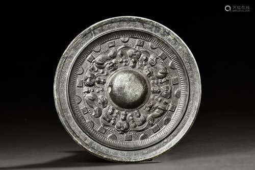 ARCHAIC BRONZE CAST 'MYTHICAL BEASTS' MIRROR