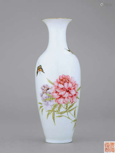 80年代 粉彩薄胎花卉纹瓶