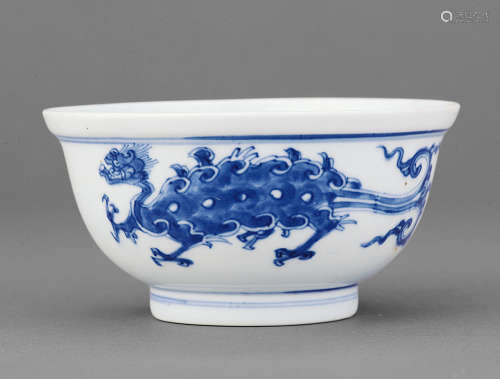 清雍正 青花虁龙纹折沿碗