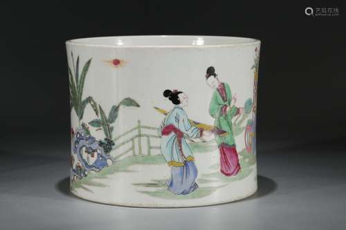 Chinese famille rose porcelain brush pot.