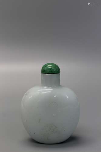 Chinese Peking glass snuff bottle.