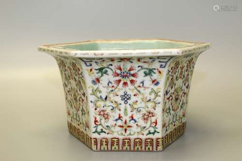 Chinese famille rose porcelain planter, Daoguang mark.