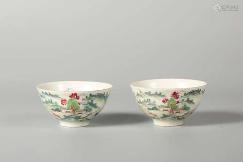 Pair of Chinese famille rose porcelain bowls, Qianlong