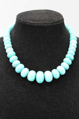 Turquoise bead necklace.