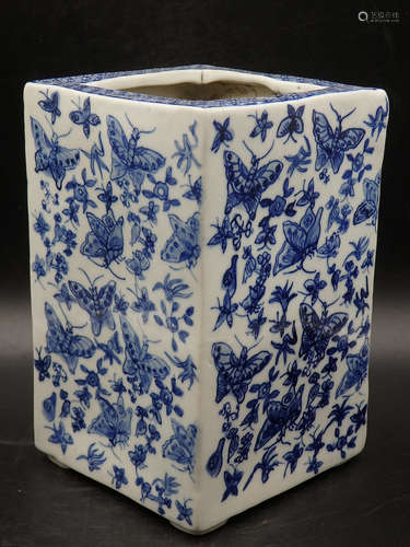 Chinese squared blue and white porcelain brush pot,