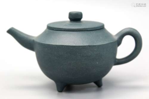 Chinese Yixing teapot.