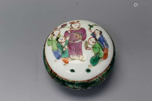 Chinese famille rose porcelain box.