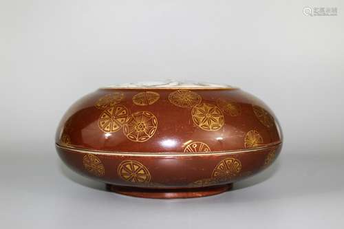 Chinese gilted brown glazed porcelain box, Qianlong