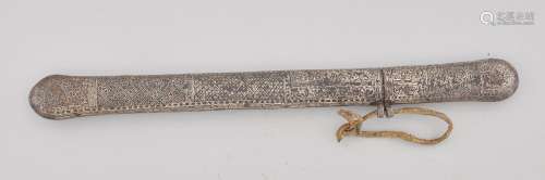 A CASE FOR WRITING IMPLEMENTS, OF IRON WITH INLAID SILVER DESIGN. Tibet, ca. 18th c. L 40 cm.