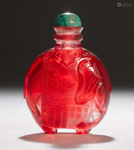 A TRANSPARENT RED GLASS SNUFF BOTTLE.