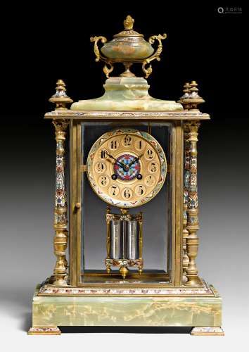 A CHAMPLEVÉ AND GREEN ONYX MANTEL CLOCK. French for the Chinese market, 19th/20th c. H 47 cm.  Pendulum (without mercury) present, key lost.
