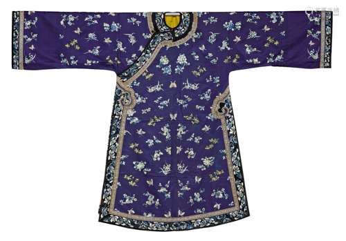 A PURPLE-GROUND WOMAN'S ROBE.