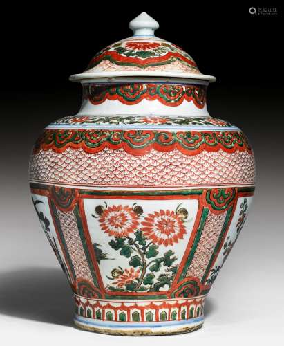 A LARGE WUCAI-JAR AND COVER.