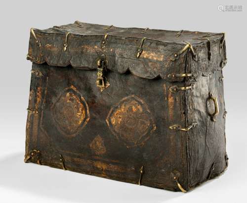 A LEATHER BOX AND COVER WITH METAL FITTINGS, Tibet, ca. 17th ct. - Property from a Rhineland-Palatinate private collection of Tibetan art - Damage due to age
