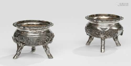 A PAIR OF SILVER EXPORT SPICE BOWLS WITH BOYS, BAMBOO, FLOWERS AND INSCRIPTION, China, marked CS, late Qing/Republic period - Property from a German private collection, bought around 2002 - Very minor wear