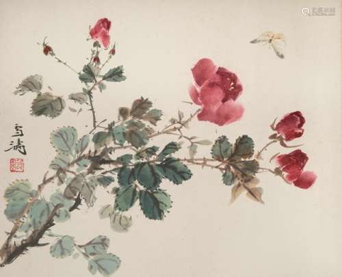 WANG XUETAO (1903-1982), Red Roses and Butterfly, China, 20th ct., silk Mounting, 34,2 x 42 cm, ink and colors on paper. Signature by the artist: 