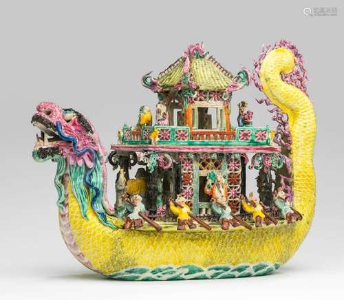 A POLYCHROME PORCELAIN DRAGON SHIP, late Qing/Republic period - Property from an old North German private collection, acquired in the 1990s - Small part. rest., minor wear