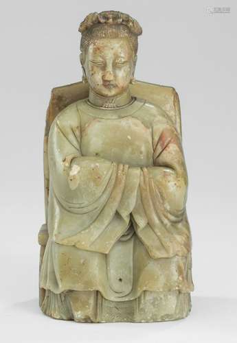 A SOAPSTONE FIGURE OF A LADY SEATED ON A CHAIR, China, ca. 18. Jh. Inscription on the back of the chair - Property from a German private collection, acquired prior to 1990 - Partly chipped, minor wear