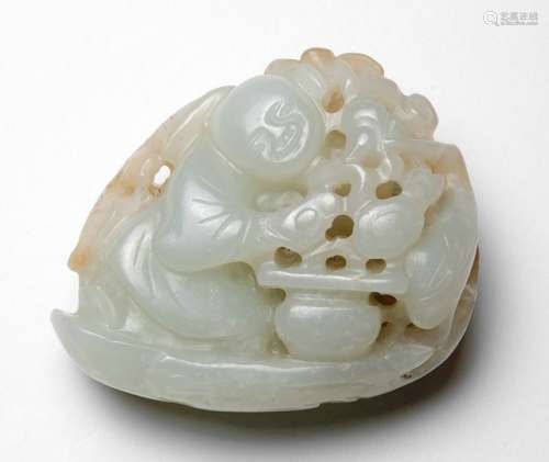 A WELL CARVED LIGHT GREEN AND CARAMEL JADE PENDANT WITH BOY AND FLOWER BASKET, China, 17th/18th ct. - Property from an old German private collection, assembled in the 1960'ies and 70'ies - Good condition