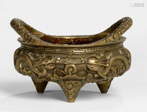 A DRAGON BRONZE CENSER 'DING', China, Xuande four-character seal mark, late Qing dynasty - Property from an old German private collection, assembled in the 1960s and 70s - Traces of age