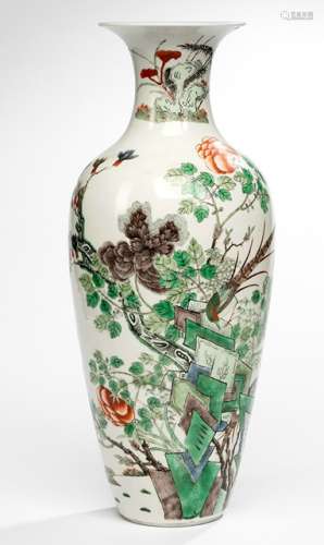 A LARGE 'FAMILLE VERTE' FLOWER AND BIRD BALUSTER VASE, China, 19th ct. - Property from a South German private collection, bought prior 1987 from the August Warnecke collection, Hamburg - Minor chip to the rim