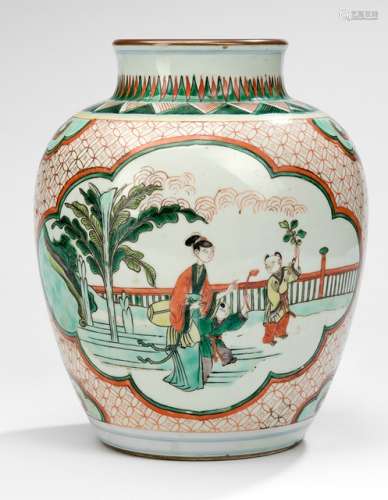 A 'FAMILLE VERTE' SHOULDER VASE WITH FIGURE PAINTING IN CARTOUCHES, China, 19. ct. - Property from a German private collection, for at least 20 years in private possession - Minor wear