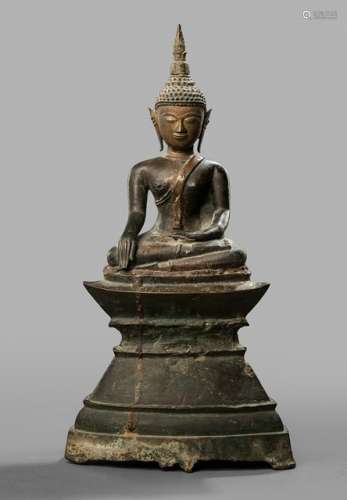 A BRONZE FIGURE OF BUDDHA SHAKYAMUNI