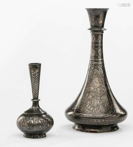 A GROUP OF THREE SILVER-INLAID METAL VASES AND A TRAY WITH A SMALL VASE AND COVER