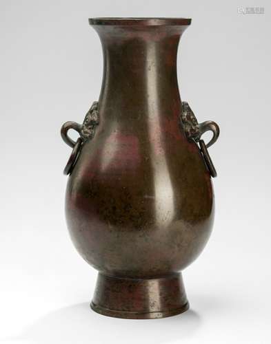 A GOOD BROWN-RED PATINATED BRONZE VASE WITH TAOTIE HANDLES