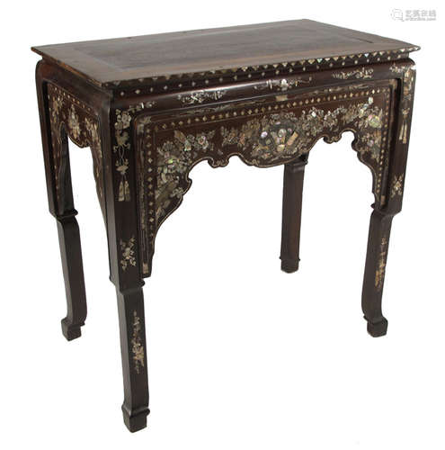 A HONGMU TABLE WITH FLORAL MOTHER-OF-PEARL INLAYS