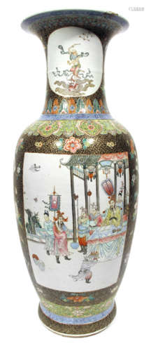 A LARGE FAMILLE ROSE PORCELAIN VASE DEPICTING FIGURAL SCENES IN RESERVES