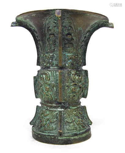 A LITTLE GU SHAPED BRONZE VESSEL