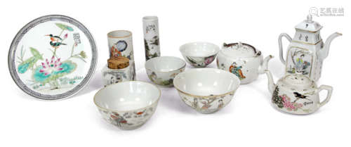 A GROUP OF 11 DIFFERENT DECORATED PORCELAINES