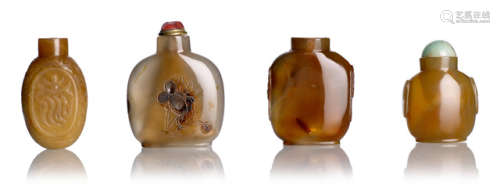 A GROUP OF FOUR AGATE SNUFF BOTTLES