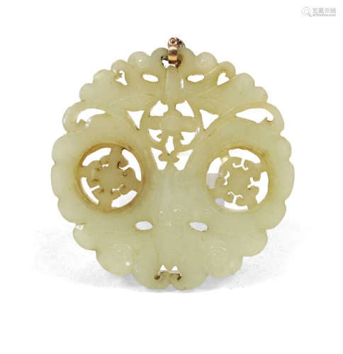 A CARVED JADE PENDANT
