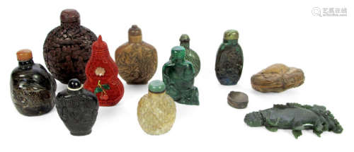 A GROUP OF 12 SNUFFBOTTLES