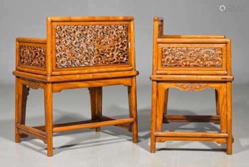 A PAIR OF HUANGHUALI ARMCHAIRS (FUSHOUYI).