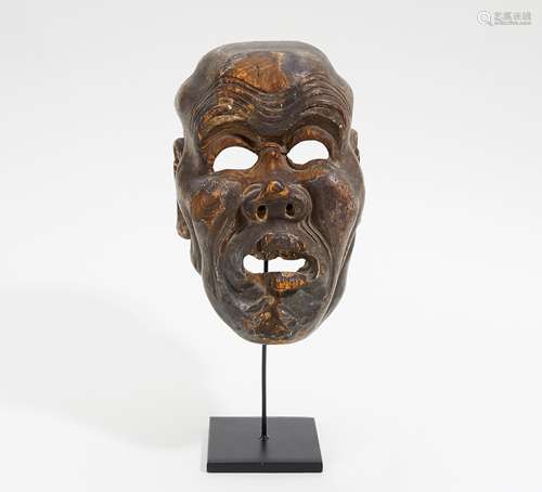 GIGAKU-MASKE EINES MÖNCHS MIT AUFGEWORFENEN LIPPEN. Japan. 19. Jh. Holz, vermutlich sugi-Zeder,