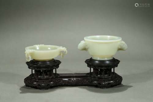 A group of two white jade censers with stand