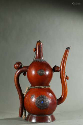 A large double gourd gems inlaid ewer