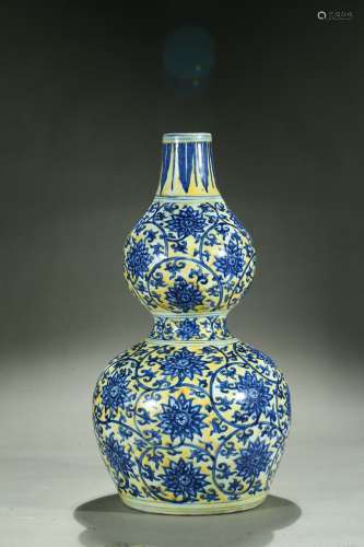 A yellow ground underglazed blue double gourd vase