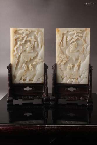 A PAIR OF JADE CARVED TABLE SCREEN
