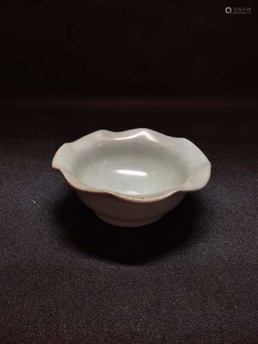 A RU YAO PETAL-FORM BOWL