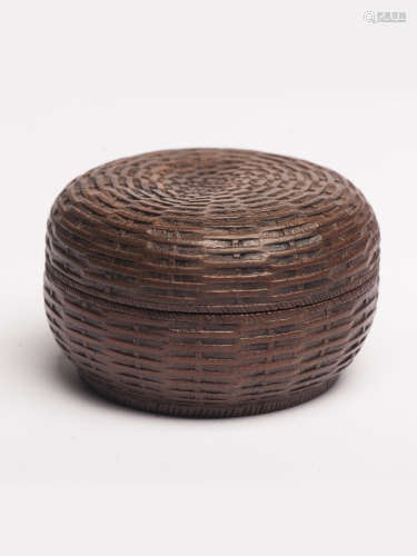 竹雕魚簍紋圓蓋盒
