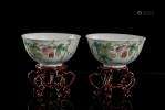 Paire de bols en porcelaine de Chine 《洪憲年製》