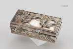 Boîte rectangulaire en argent sterling à décor d'un dragon