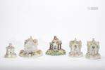 Ensemble de 5 petites maisons en porcelaine anglaise