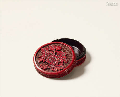 清 剔红菊花纹香盒