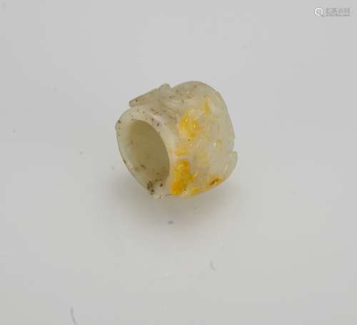 Qing-A Russet White Jade Carved ‘Chilung ,Lingzhi’ Archers Ring