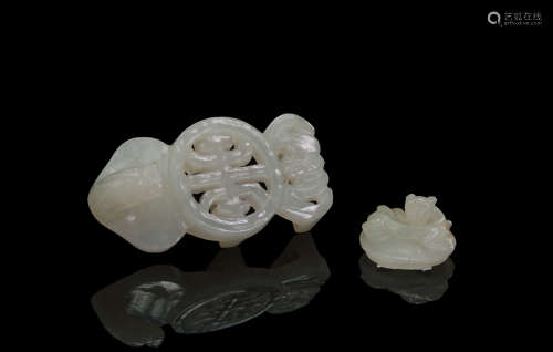 Qing-A White Jade ‘Shou’ Beltbuckle and White Jade ‘Chilung’ Button